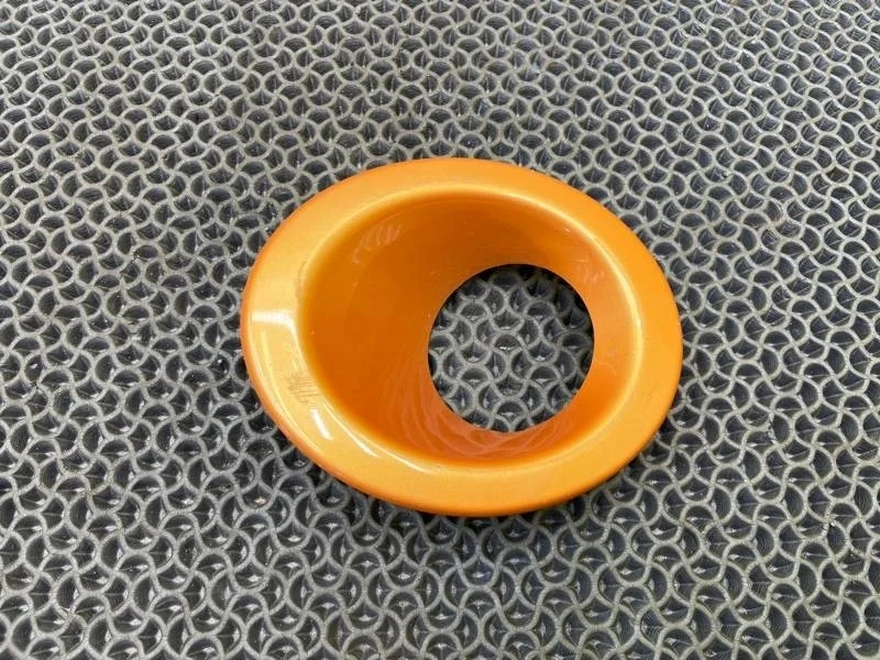 Накладка противотуманной фары Land Rover Freelander 2 2007 LR003870 2.2 EFI TC DW12, правая