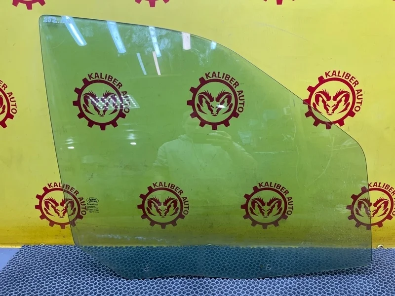 Стекло двери Land Rover Freelander 2 2007 CUB500100 2.2 EFI TC DW12, переднее правое