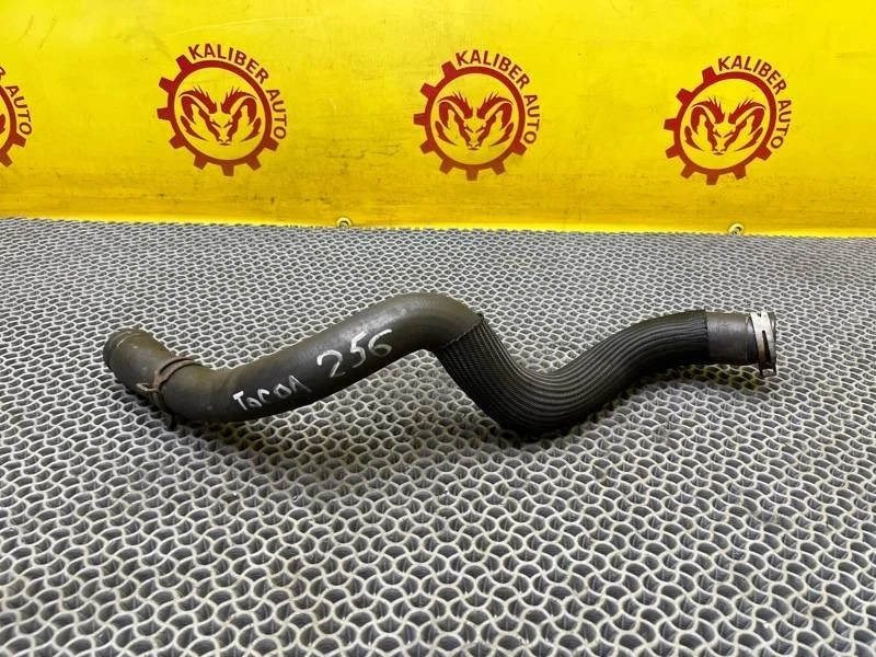 Патрубок радиатора Renault Megane 2014 215010021R 3 1.5 DCI (K9K)