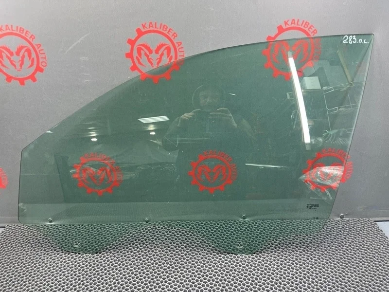 Стекло двери Volkswagen Touareg 2006 7L0845201F 3.0 BKS, переднее левое