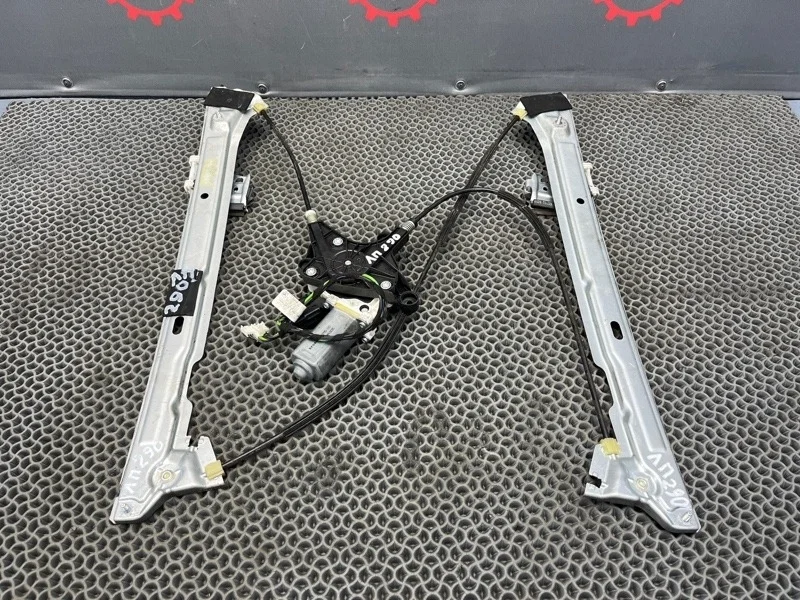 Стеклоподъемник Mercedes Benz V-Class 2008 A6397200446 W-639 646.980, передний левый