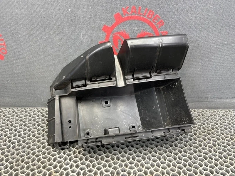 Кронштейн бампера Volvo XC90 2011 30698138 2.4 D5244T4, задний правый