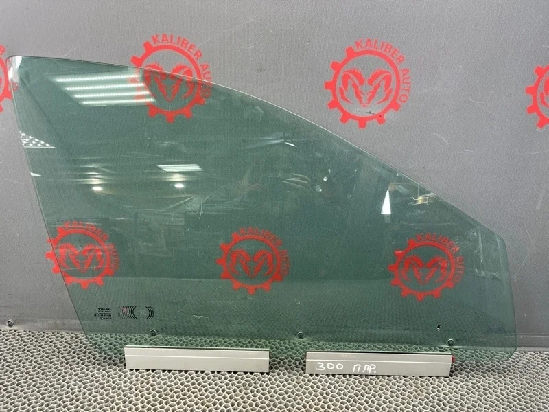 Стекло двери Volvo XC90 2011 31386885 2.4 D5244T4, переднее правое