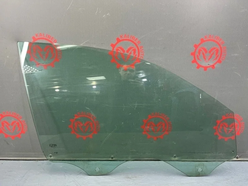 Стекло двери Volkswagen Touareg 2004 7L0845202F 7LA 2.5 BAC 033884, переднее правое