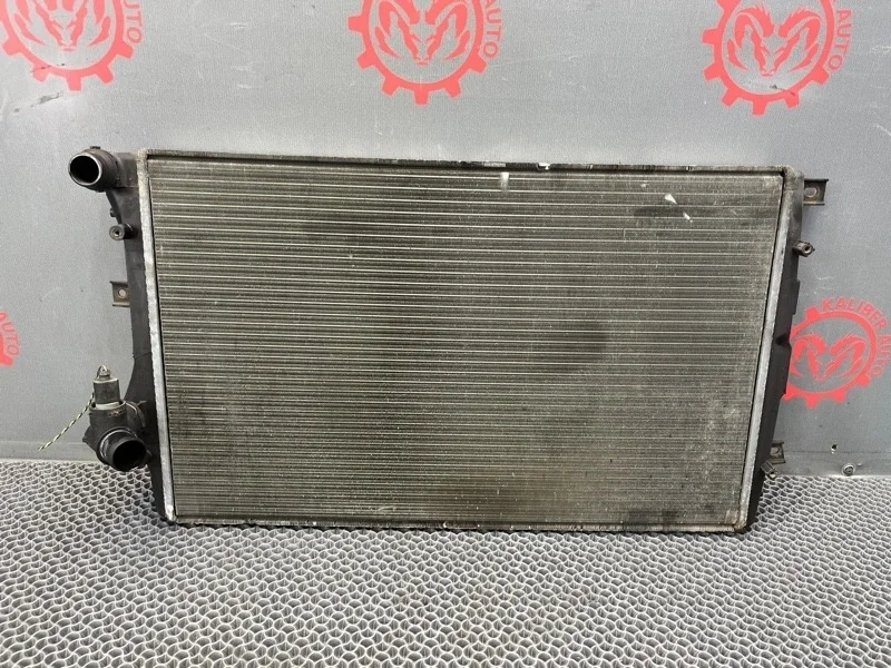 Радиатор основной Volkswagen Touran 2009 1K0121253AA 1.9 BXF