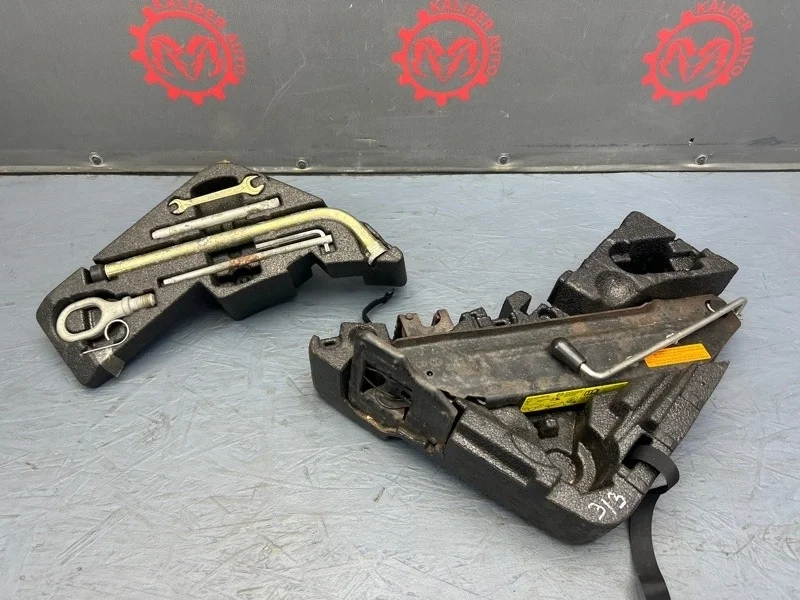 Ящик для инструментов Volkswagen Touareg 2005 7L0012112A 7LA 2.5 BAC