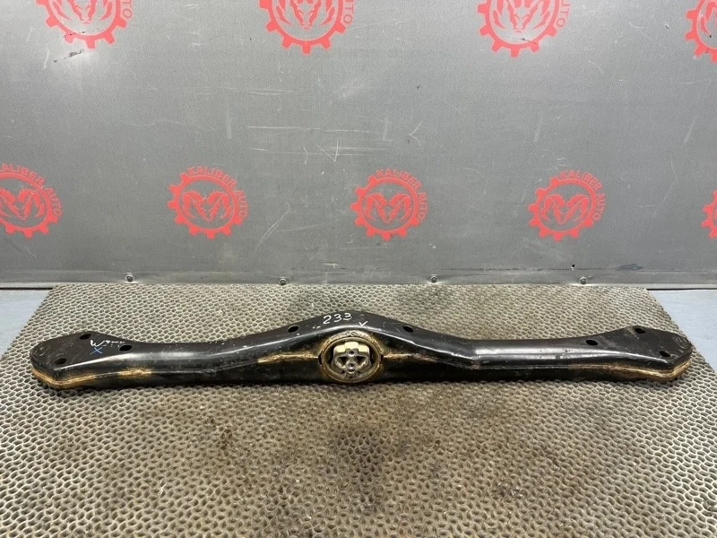 Балка раздаточной коробки Volkswagen Touareg 2005 7L6399225Q 7LA 2.5 BAC