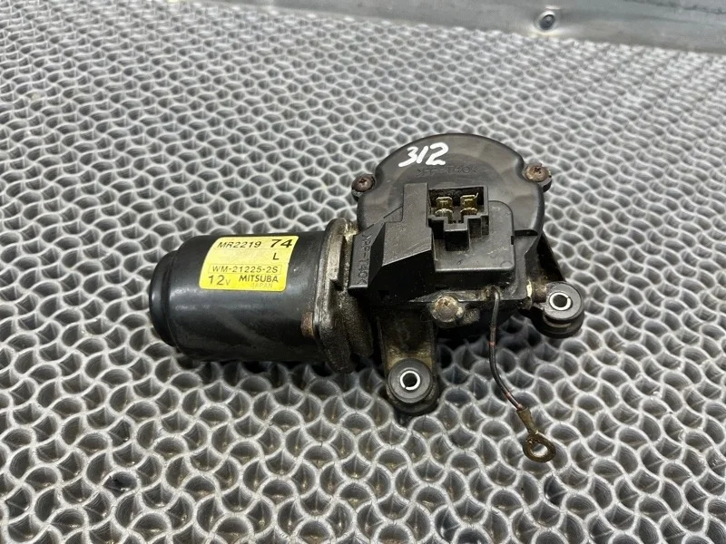 Моторчик стеклоочистителя Mitsubishi Pajero sport 1 1998 MR221974 3.0 6G72, передний