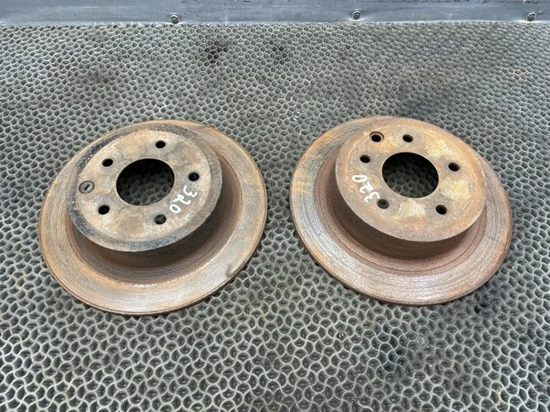 Диски тормозные Nissan Qashqai 2007 43206JD00A J10 1.5 K9K, задние