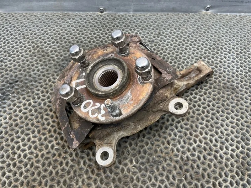 Кулак поворотный Nissan Qashqai 2007 40014JD000 J10 1.5 K9K, передний правый