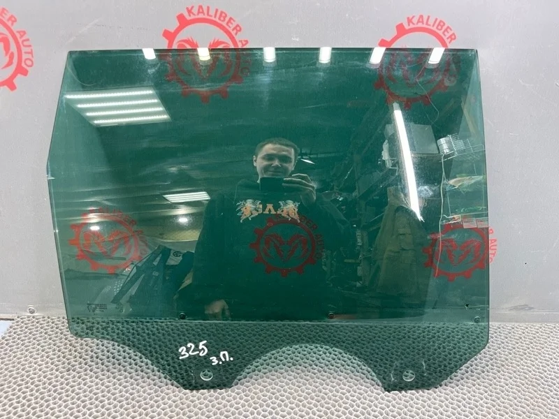 Стекло двери Volkswagen Touareg 2007 7L6845206E 7L6 3.0 BKS, заднее правое