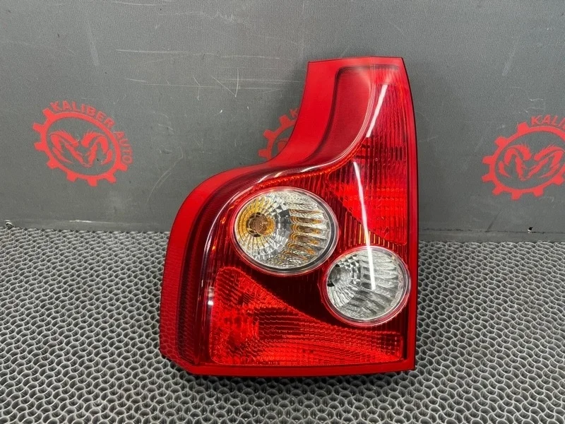Фонарь Volvo XC90 2006 30612811 2.4 D5244T, задний левый