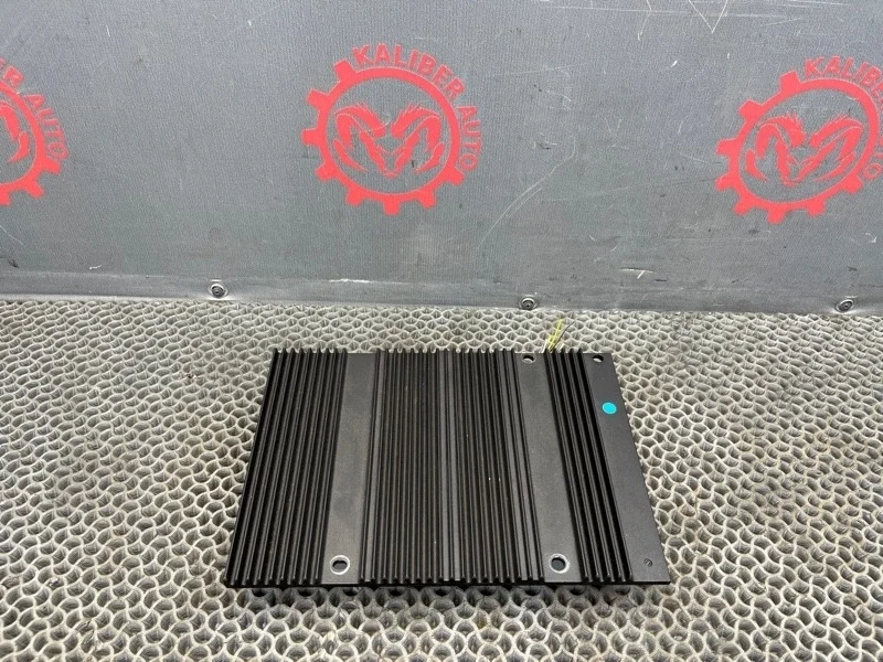 Усилитель звука Volvo XC90 2006 30732824 2.4 D5244T