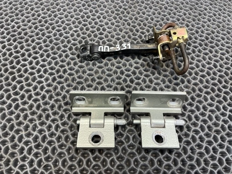 Петля двери Volvo XC90 2006 30784904 2.4 D5244T, передняя правая