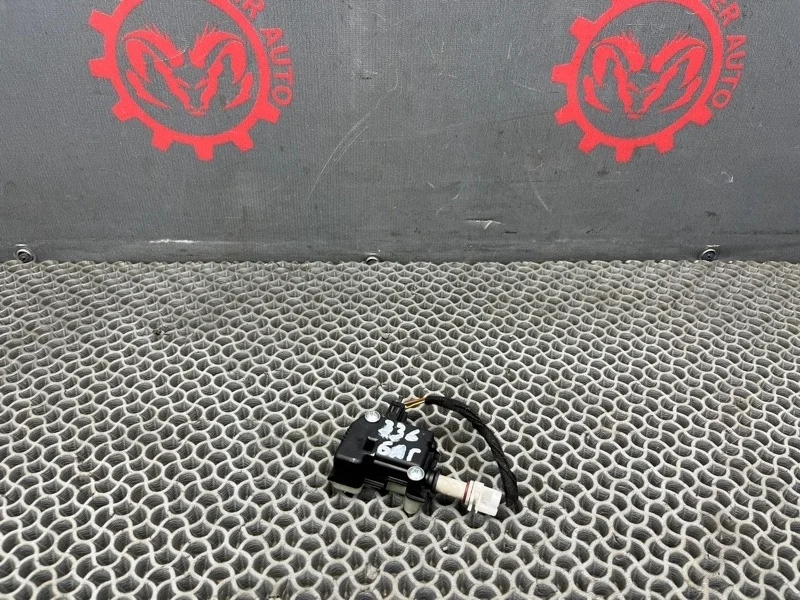 Активатор лючка бензобака Volkswagen Touareg 2007 1J0810773D 7L6 3.0 BKS