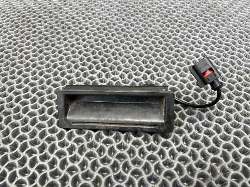 Кнопка открывания багажника Volkswagen Touareg 2007 1J0827566L 7L6 3.0 BKS