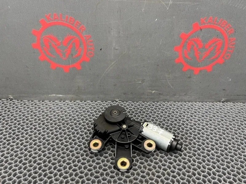 Моторчик стеклоочистителя Volkswagen Touareg 2005 7L0955712C 7LA 3.2 BMV, задний