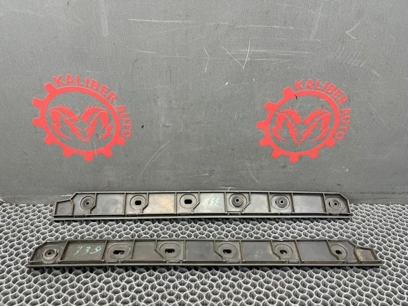 Кронштейн бампера Mercedes-Benz V-Class 2008 A6398850356 W-639 646.980, задний