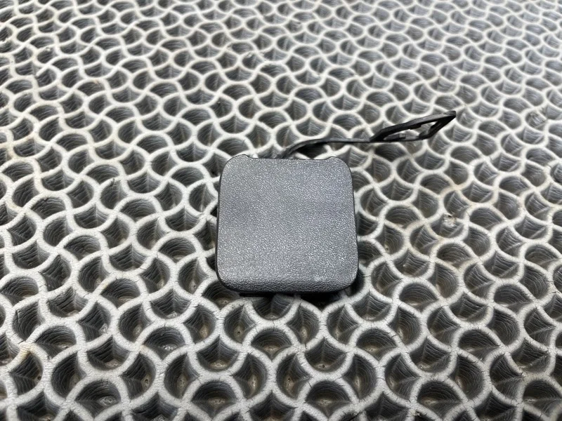 Заглушка буксировочного крюка Volvo XC70 2008 30678712 2.4 D5244T4, задняя