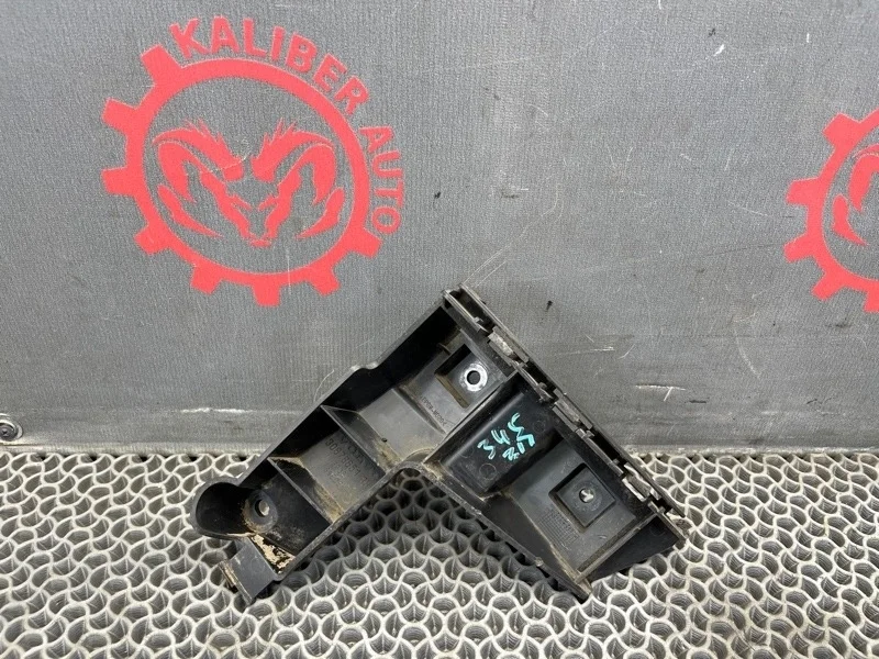 Кронштейн бампера Volvo XC70 2008 30678651 2.4 D5244T4, задний правый