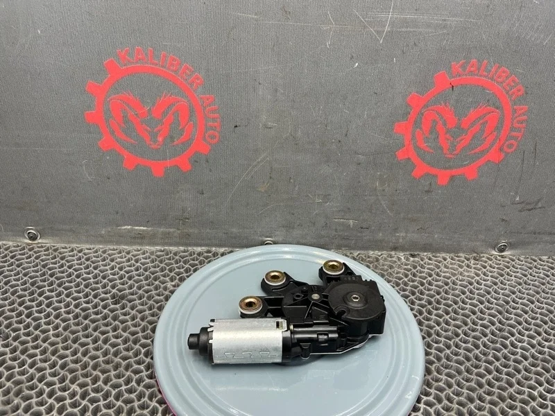 Моторчик стеклоочистителя Volkswagen Touareg 2005 7L0955712C 7LA 2.5 BAC, задний