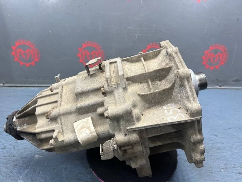 Коробка раздаточная Nissan Pathfinder 2011 33100EA70A R51M 2.5 YD25DDTI