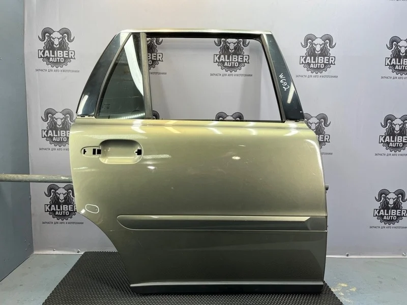 Дверь Volvo XC90 2011 31385359 2.4 D5244T18 930665, задняя правая