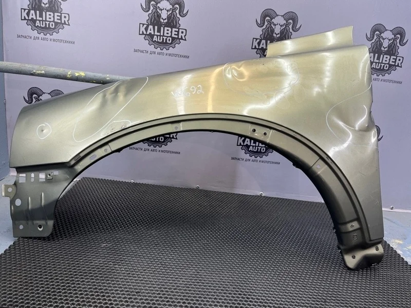 Крыло Volvo XC90 2011 30796494 2.4 D5244T18 930665, переднее левое