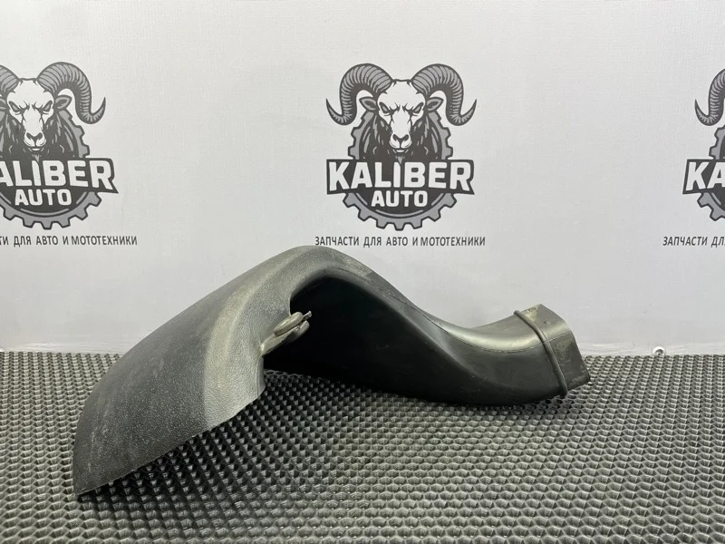 Воздухозаборник Volvo XC90 2011 30636844 2.4 D5244T18 930665