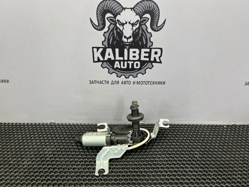 Моторчик стеклоочистителя Volvo XC90 2011 8638163 2.4 D5244T18 930665, задний