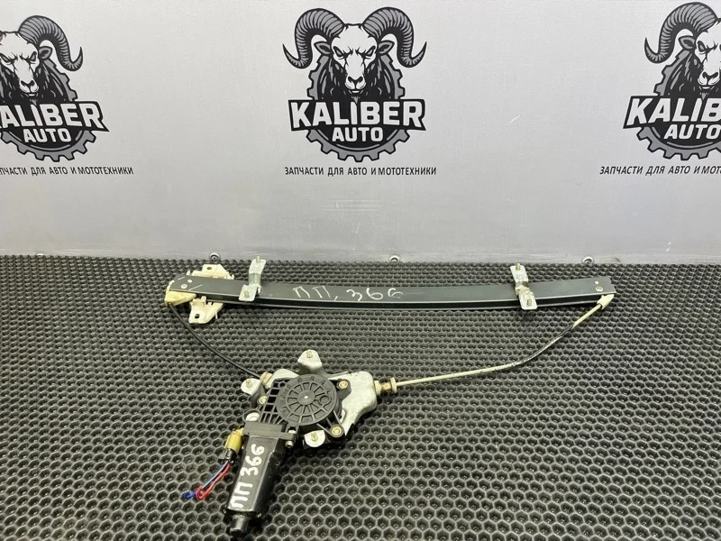 Стеклоподъемник Hyundai Starex 2002 824044A010 2.5 D4CB, передний правый