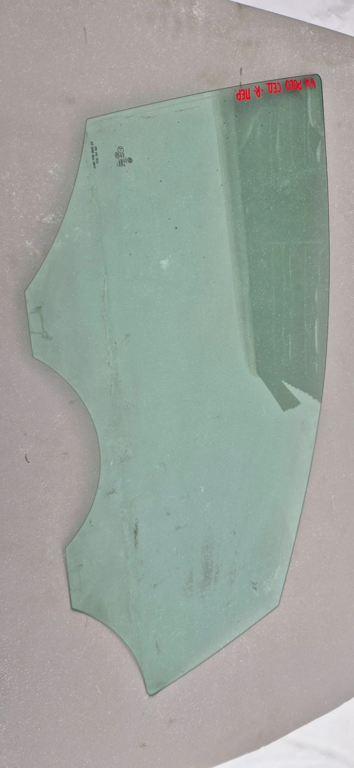 Стекло двери передней правой VW Polo (Sed RUS)