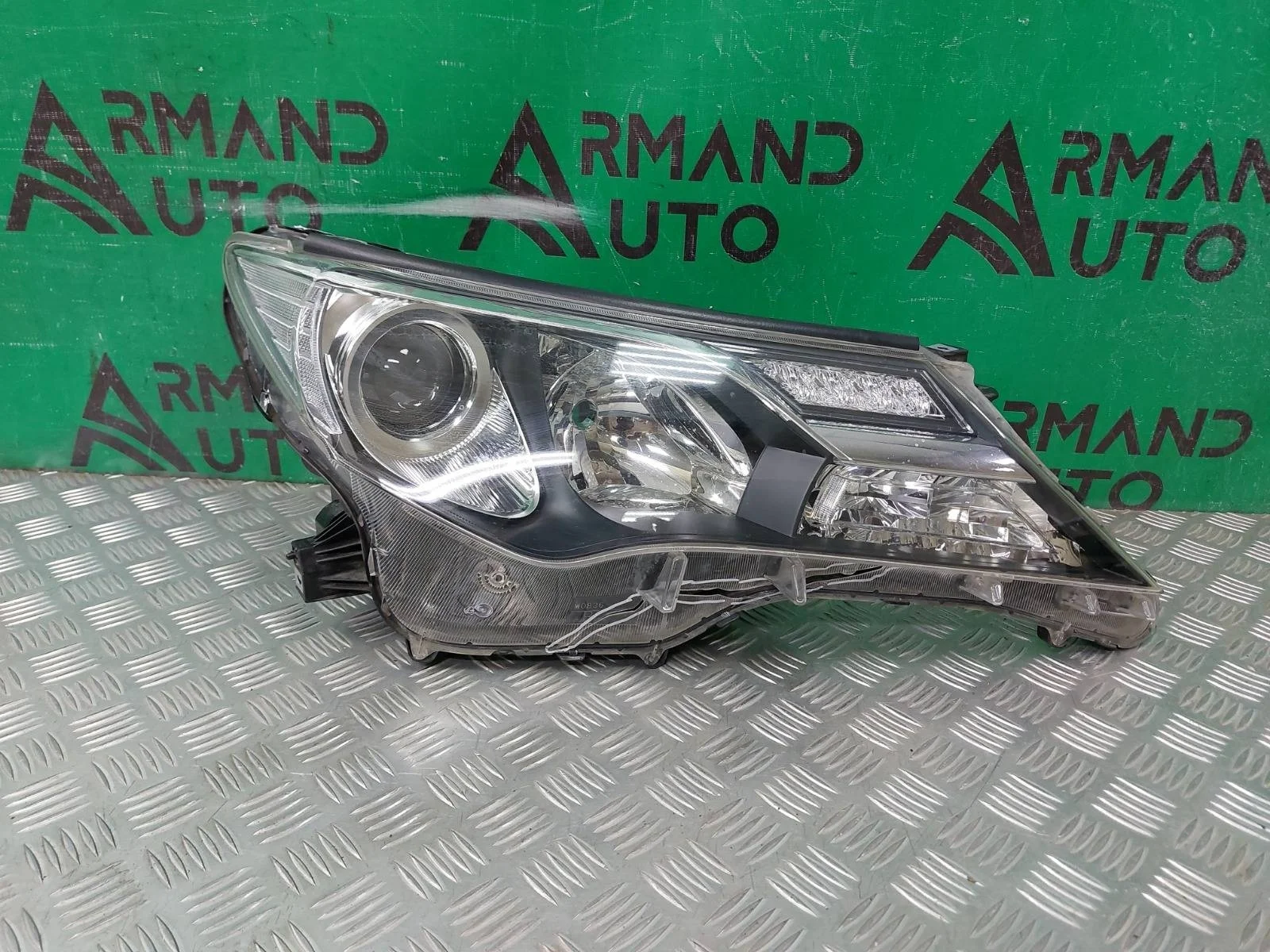 Фара Toyota RAV4 2012-2015 CA40