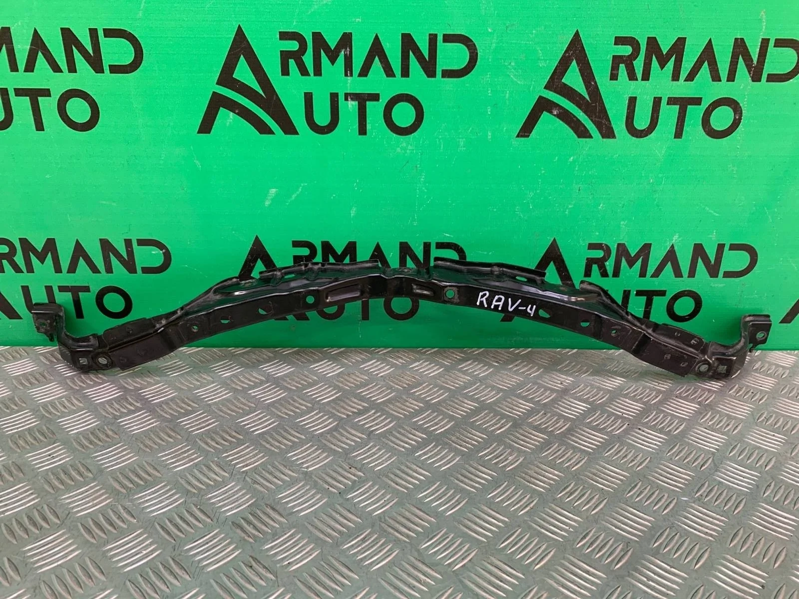 Усилитель бампера верхний Toyota RAV4 2015-2019 CA40