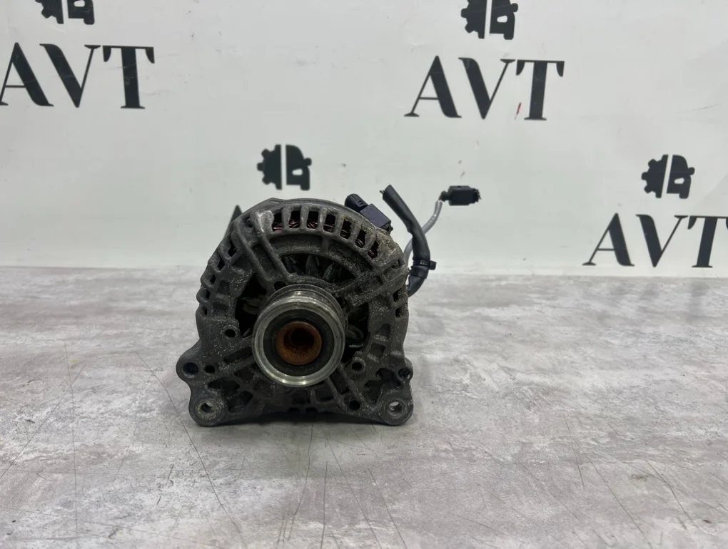 Генератор Volkswagen Golf CAXA