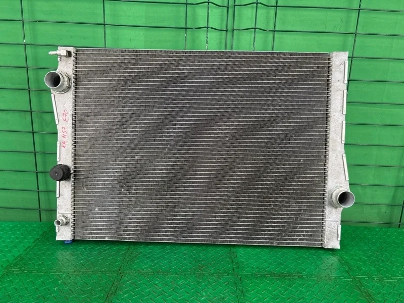 Радиатор охлаждения BMW X5 E70