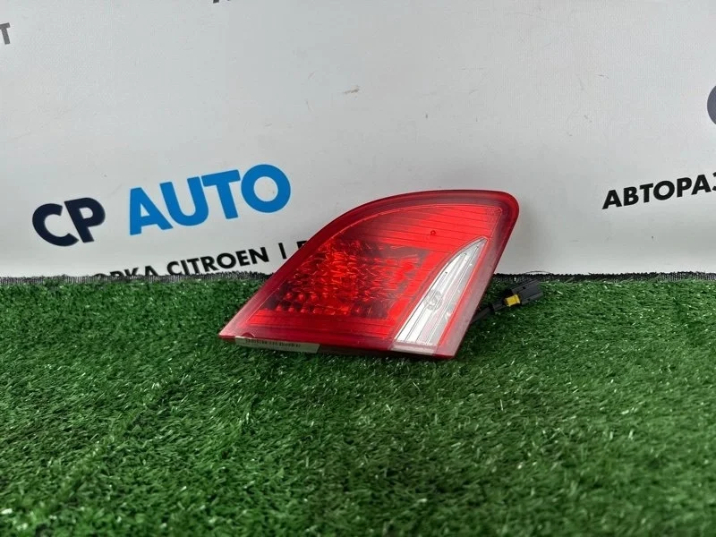 Фонарь Peugeot 408 2012