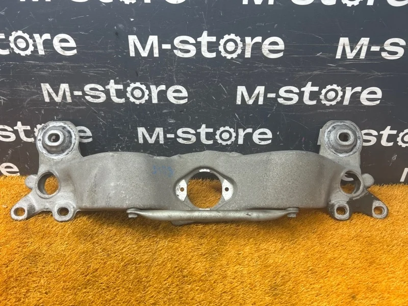 Кронштейн КПП Audi A4 2004 8E0399263AB B6/8E ALT