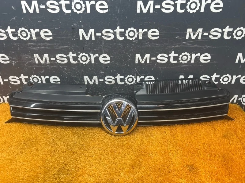 Решетка радиатора Volkswagen Golf 2012 5K0853651AM 5K/MK6 CBZB