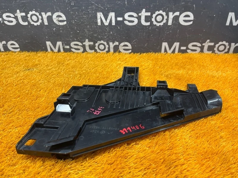 Кронштейн фары Land Rover Freelander 2012 LR001542 L359 B6324S, левый