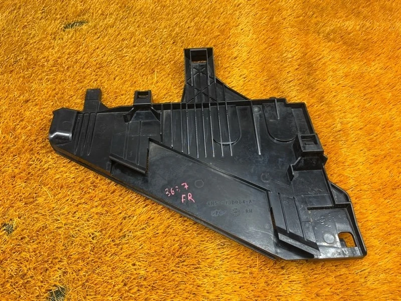 Кронштейн фары Land Rover Freelander 2012 LR001541 L359 B6324S, правый