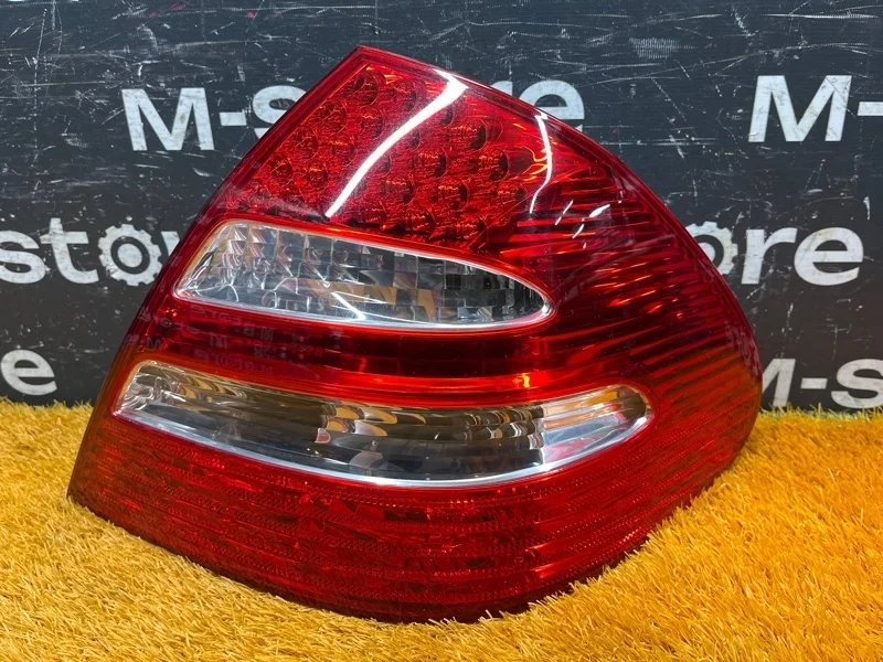 Фонарь задний Mercedes-Benz E-Class 2006 A2118200664 W211 272.964, правый