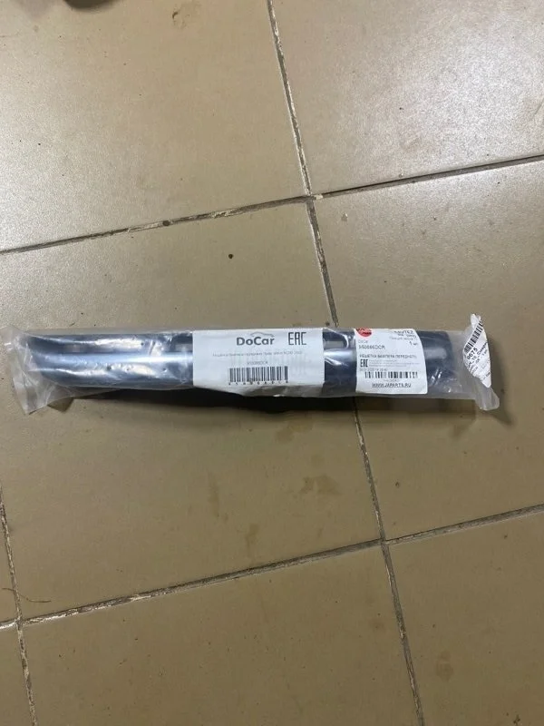 Решетка бампера Volvo XC90 950066DCR, передняя правая