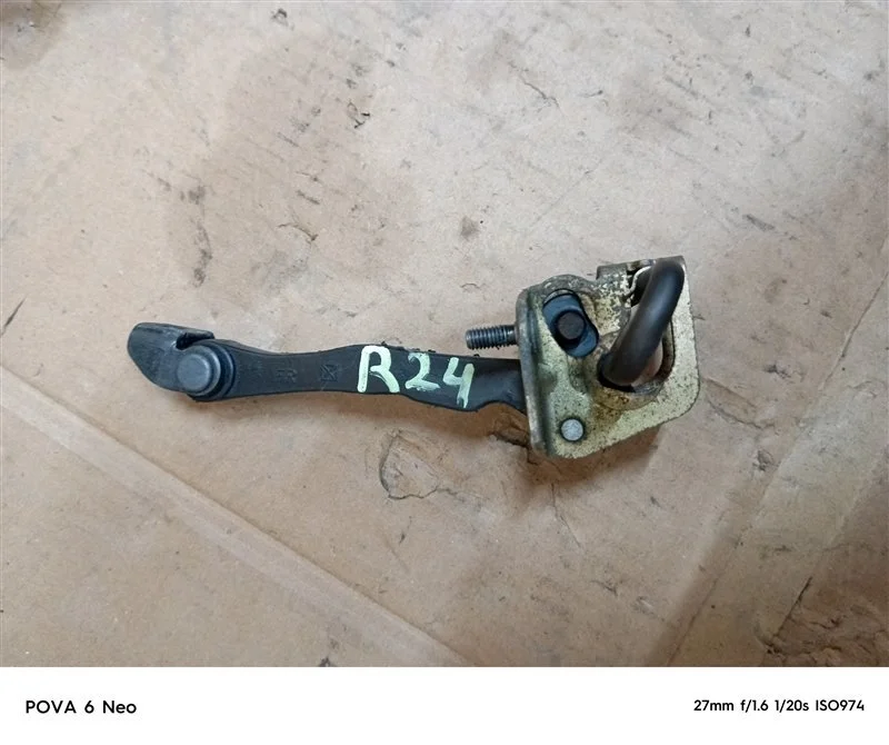 Ограничитель двери Volvo XC90 2006 30661410 D5244T, передний