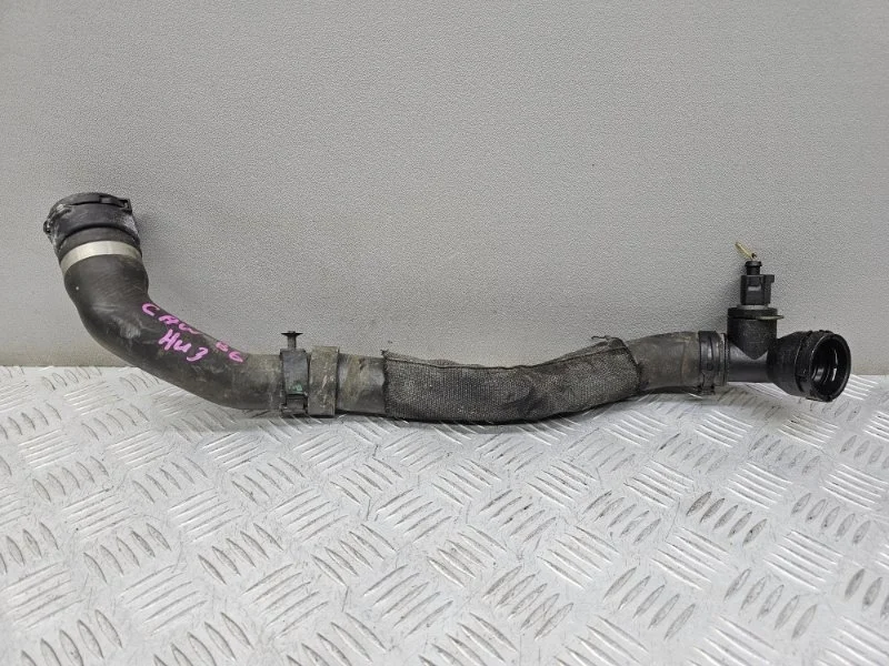 Патрубок охлаждения нижний Volkswagen Passat B6