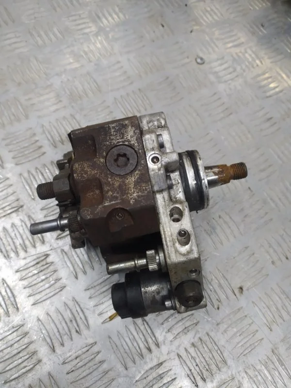 ТНВД RENAULT MASTER 2003-2010 8200613055 G9U