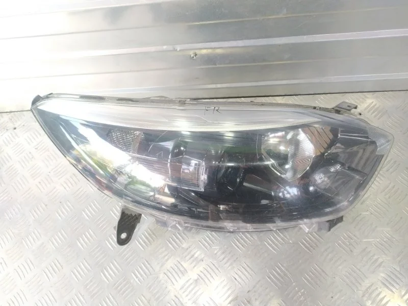 Фара RENAULT KAPTUR 2016-2020 260102366R SUV H4MD429, передняя правая