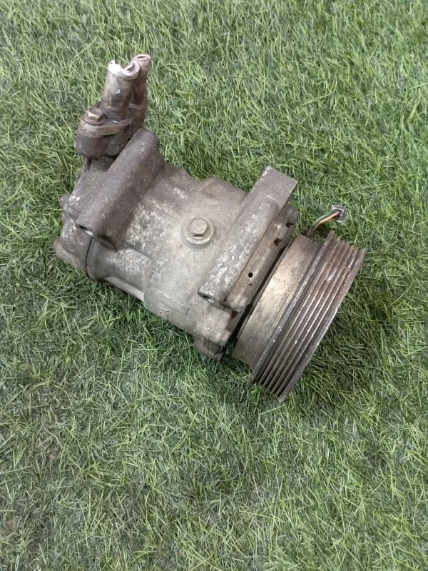 Компрессор кондиционера RENAULT MEGANE 2003-2008 8200953359A К4М