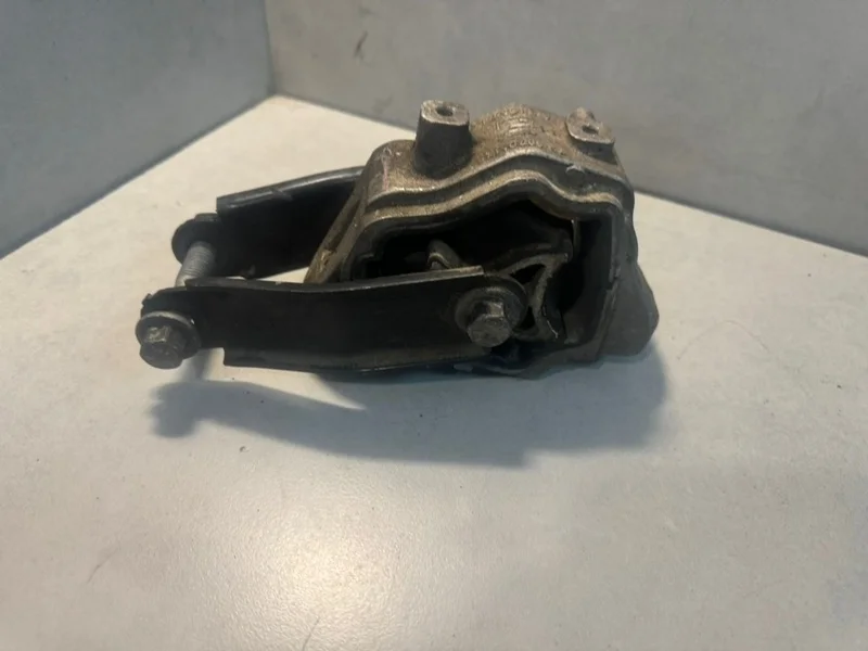 Подушка двигателя Volvo XC60