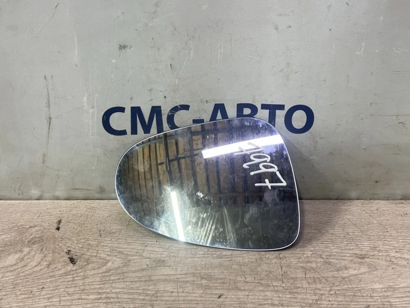 Зеркальный элемент Volkswagen Touareg 2012 7P6857522D NF CGR, правый